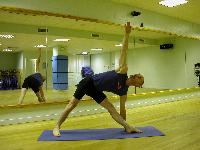 poses/bTrikonasana.jpg