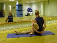 poses/gmaricyasana31.jpg